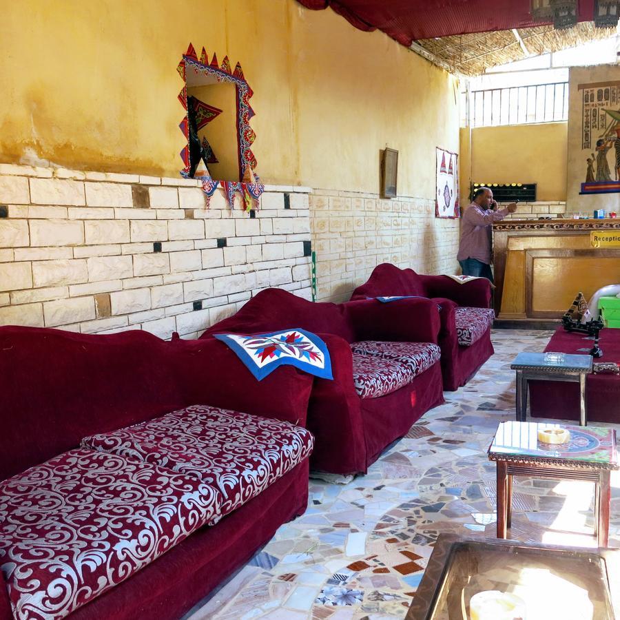 Pyramids Loft Guesthouse Kairo Exteriör bild